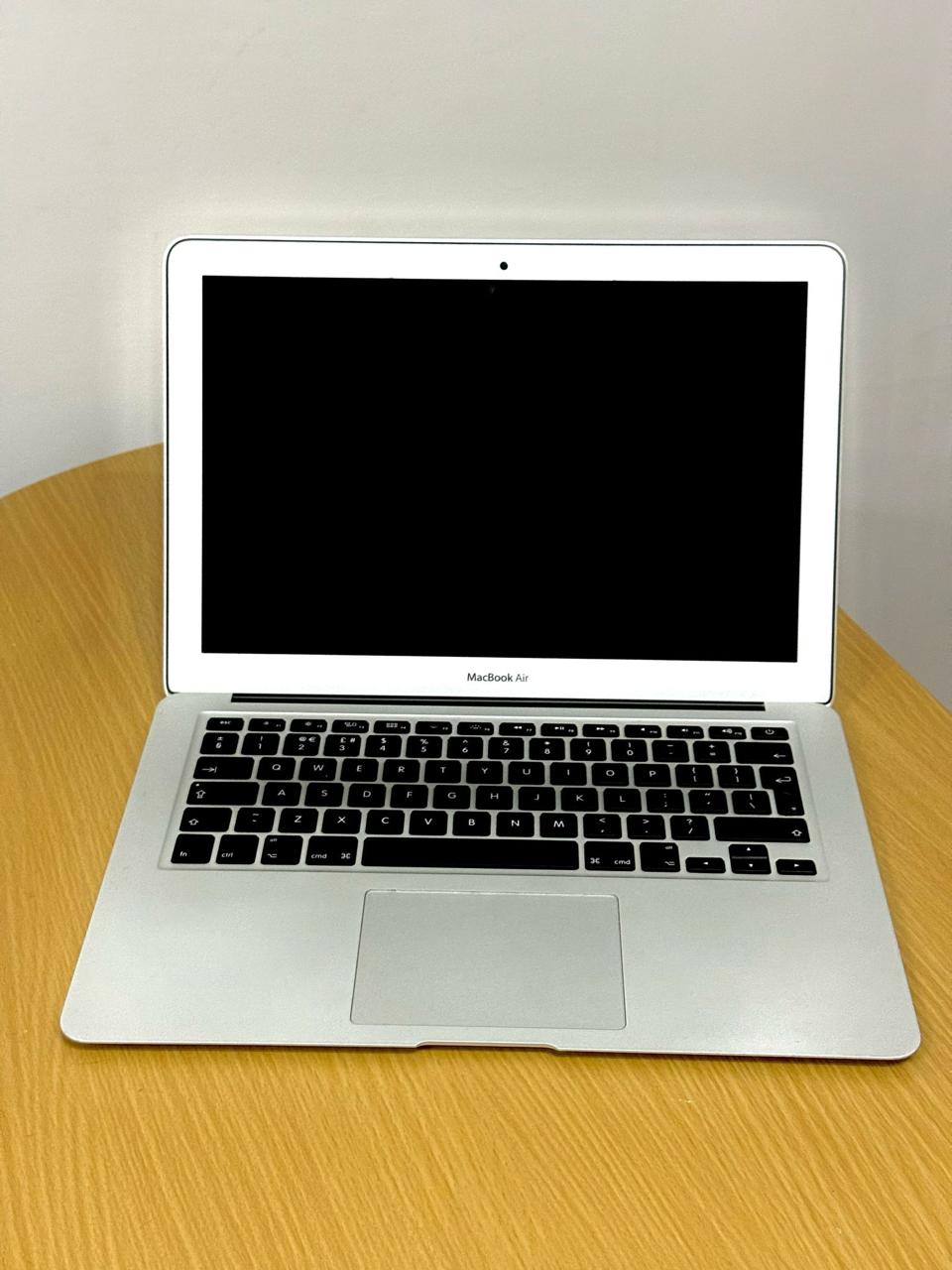 MacBook Air 13” (A1466, 2015)