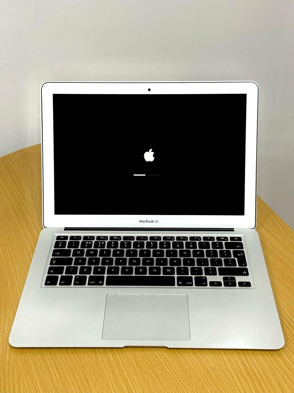 MacBook Air 13” (A1466, 2015)