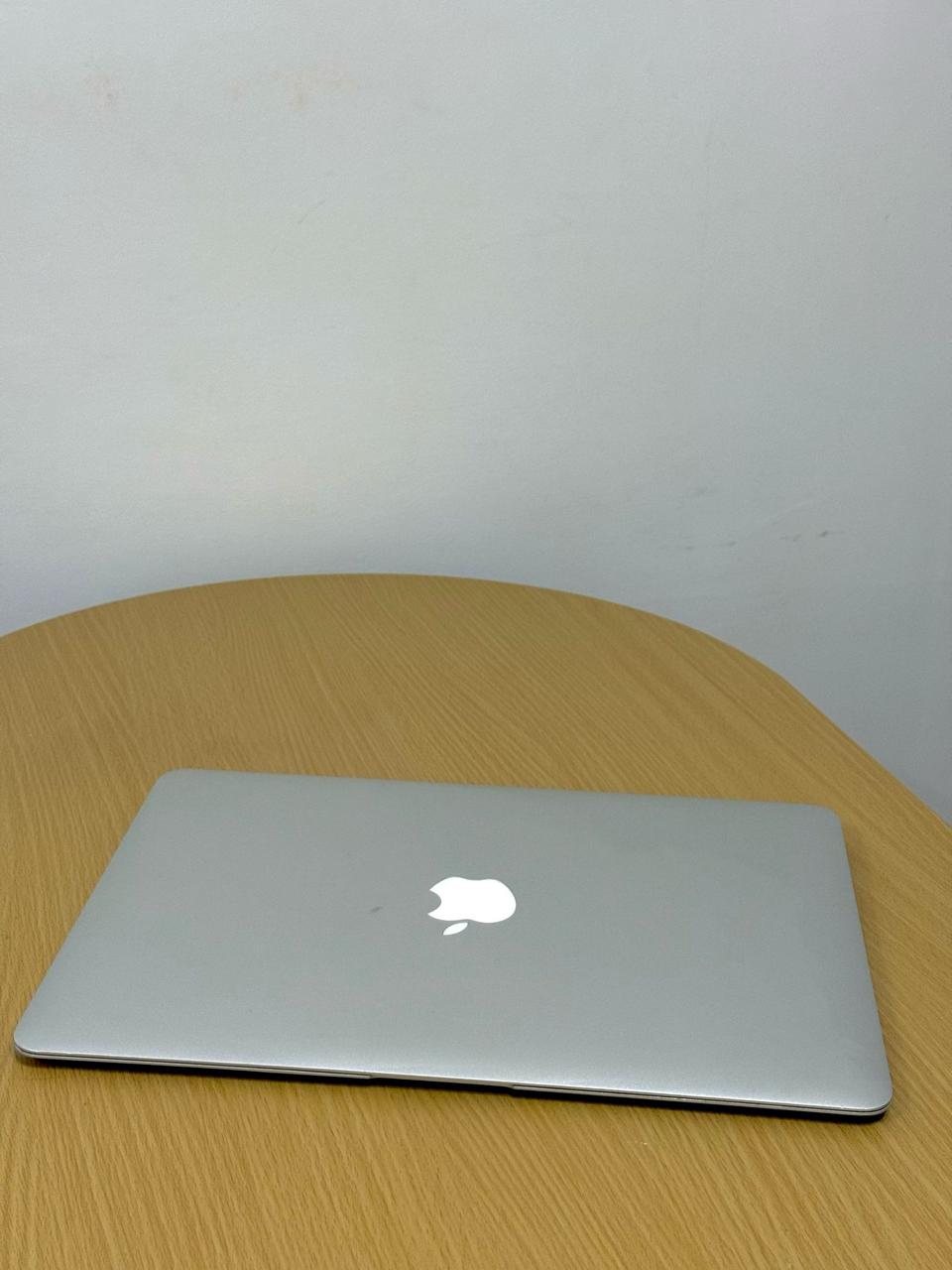 MacBook Air 13” (A1466, 2015)